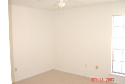 guest bedroom smaller.1.jpg -                                